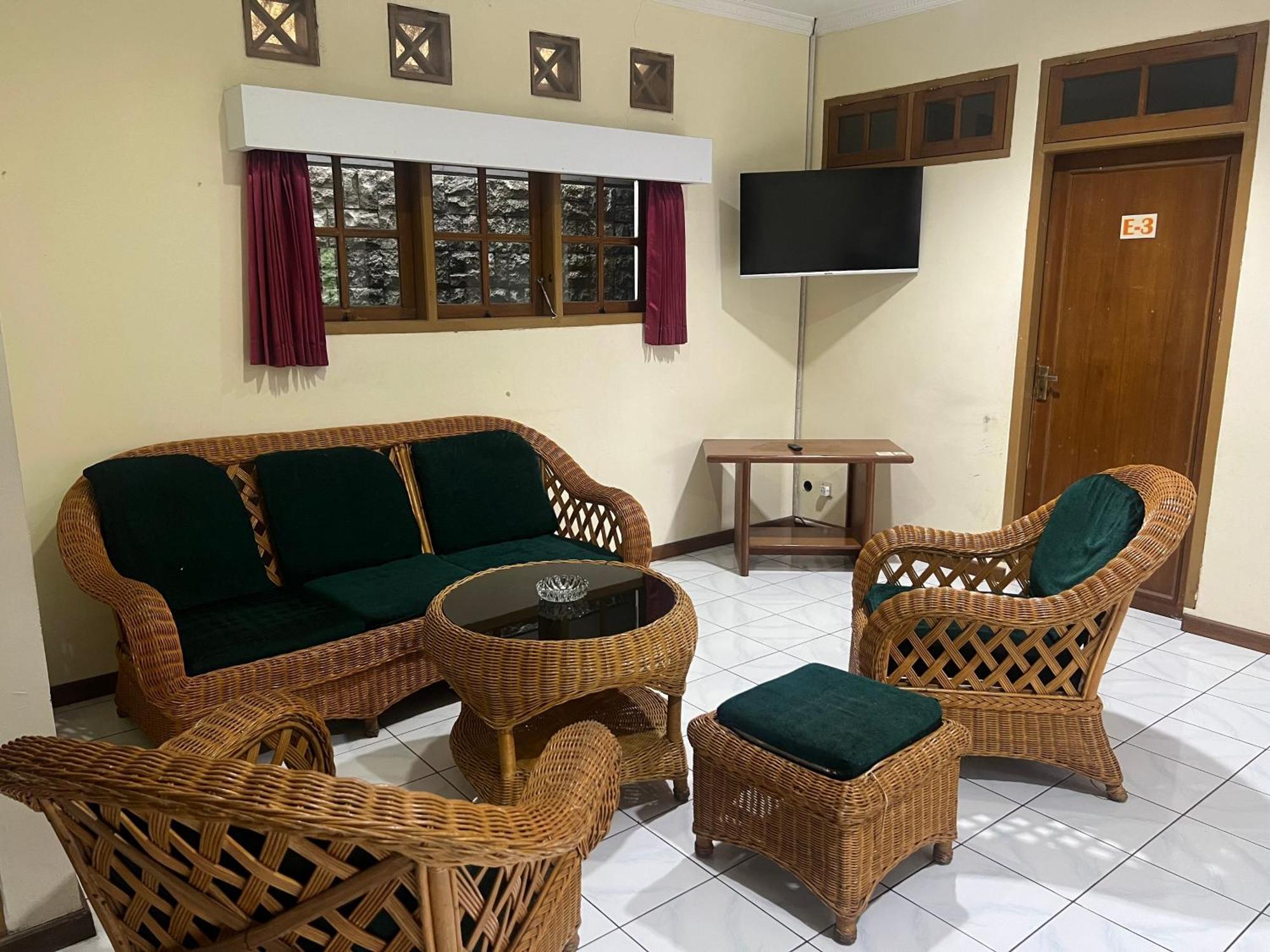 סיאטר Hotel Puspa Sari מראה חיצוני תמונה